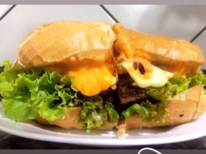 Foto de Toninho Lanches em Assis, SP por Solutudo