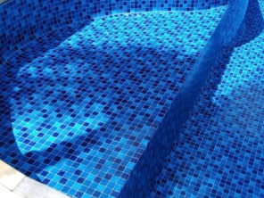 Foto de Piscinas Jundiaí em Jundiaí, SP por Solutudo