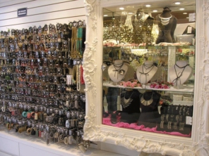Foto de Ilustre Bijoux em Assis, SP por Solutudo
