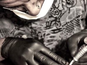 Foto de Negralha Ink em Assis, SP por Solutudo