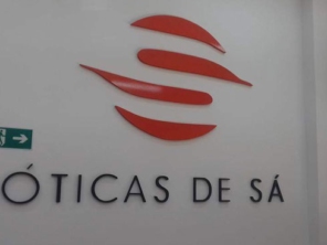 Foto de Óticas de Sá em Marília, SP por Solutudo