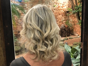 Foto de Márcia Freire Makeup Artístic Hair em Itatiba, SP por Solutudo