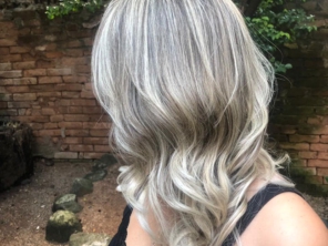 Foto de Márcia Freire Makeup Artístic Hair em Itatiba, SP por Solutudo