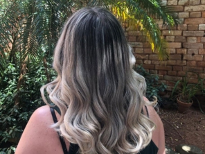 Foto de Márcia Freire Makeup Artístic Hair em Itatiba, SP por Solutudo