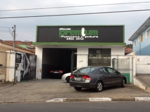 Foto de Oficina Premium Funilaria e Pintura Automotiva em Atibaia em Atibaia, SP por Solutudo