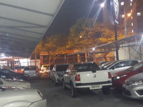 Estacionamento noite