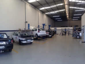 Foto de Michelin Hervaz Auto Center em Botucatu, SP por Solutudo