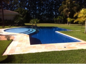 Foto de Botu Piscinas em Botucatu, SP por Solutudo