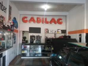 Foto de Cadilac Som E Acessorios em Caraguatatuba, SP por Solutudo