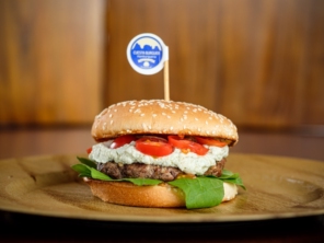 Foto de Cuesta Burguer em Botucatu, SP por Solutudo