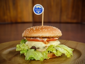 Foto de Cuesta Burguer em Botucatu, SP por Solutudo