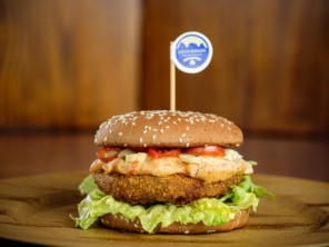 Foto de Cuesta Burguer em Botucatu, SP por Solutudo