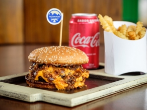 Foto de Cuesta Burguer em Botucatu, SP por Solutudo