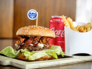Foto de Cuesta Burguer em Botucatu, SP por Solutudo