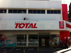 Foto de Drogaria Total - Rede Athenas em Jaboticabal, SP por Solutudo