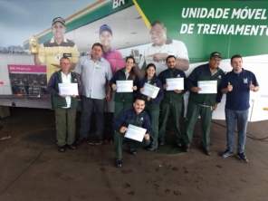Foto de Auto Posto Maitan em Santa Cruz do Rio Pardo, SP por Solutudo