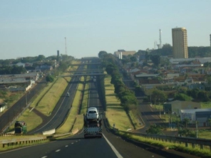 Foto de Thesco Transportes em Tietê, SP por Solutudo