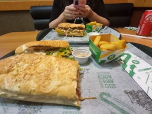 Foto de Subway em Santa Cruz do Rio Pardo, SP por Solutudo