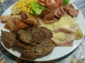 Foto de Pinhata Lanches em Santa Cruz do Rio Pardo, SP por Solutudo