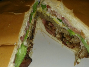 Foto de Pinhata Lanches em Santa Cruz do Rio Pardo, SP por Solutudo