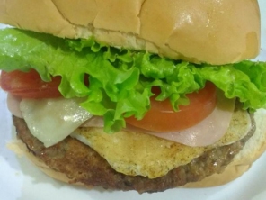 Foto de Pinhata Lanches em Santa Cruz do Rio Pardo, SP por Solutudo