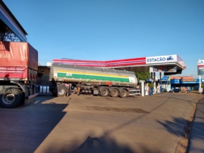 Foto de Auto Posto Estação em Santa Cruz do Rio Pardo, SP por Solutudo