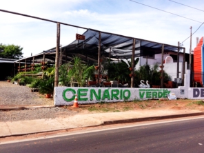 Foto de Cenário Verde e Paisagismo em Avaré, SP por Solutudo