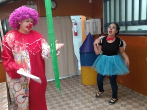 Com a peça: " O PALHACINHO QUE QUERIA IR PARA O CÉU"