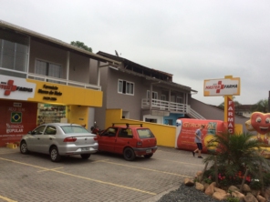 Foto de Farmácia Morro do Meio em Joinville, SC por Solutudo
