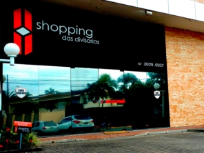 Foto de Shopping das Divisórias em Joinville, SC por Solutudo