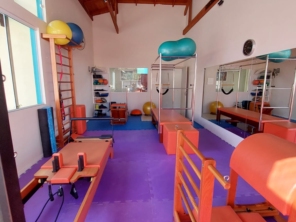 Foto de Casa Pilates Studio em Joinville, SC por Solutudo