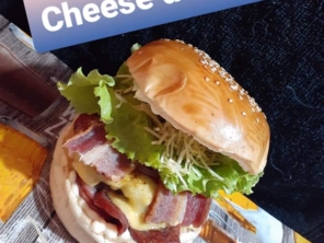 Foto de Juninho Lanches em Santa Cruz do Rio Pardo, SP por Solutudo