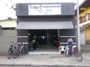 Foto de Barbearia do Tião em Caraguatatuba, SP por Solutudo
