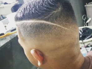 Foto de Barbearia do Tião em Caraguatatuba, SP por Solutudo