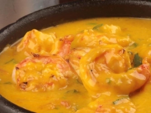 Aqui no VinteDois você pode se deliciar com o tradicionalíssimo Bobó de camarão. E para os vegetarianos e veganos a versão com cogumelos é deliciosa. (Servido aos fins de semana em nosso à la carte de comida brasileira)