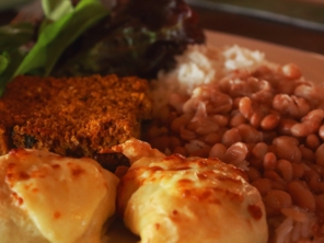 Todos os dias servimos opções deliciosas para os vegetarianos e veganos.