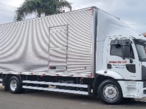 Foto de Expresso São José Transportes em Botucatu, SP por Solutudo