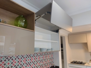 Foto de Graza Cozinhas e Armários em Araçatuba, SP por Solutudo