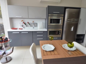 Foto de Graza Cozinhas e Armários em Araçatuba, SP por Solutudo