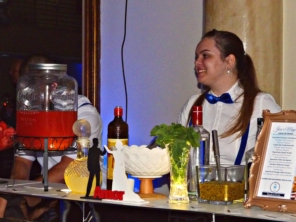 - Empreendedora; - Bartender Profissional a 5 meses; - Solteira