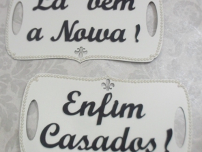 Placas para igreja em MDF.