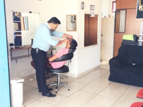 Foto de Barbearia Stylos em São Roque, SP por Solutudo