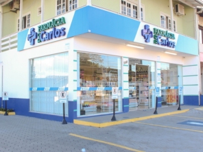 Foto de Farmácia do Carlos em Joinville, SC por Solutudo