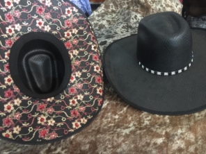 Foto de Loja do Cowboy em Santa Cruz do Rio Pardo, SP por Solutudo