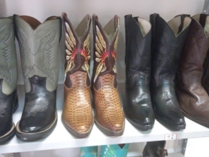 Foto de Loja do Cowboy em Santa Cruz do Rio Pardo, SP por Solutudo