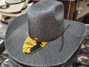 Foto de Loja do Cowboy em Santa Cruz do Rio Pardo, SP por Solutudo
