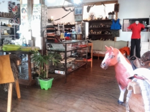 Foto de Loja do Cowboy em Santa Cruz do Rio Pardo, SP por Solutudo