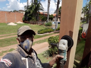 Nós da RS pinturas estamos a mais de 5 anos no mercado, e temos qualidade em nossos serviçoes e preço justo para quem busca nosso trabalho.

Temos comprometimento em tudo pra deixar a sua casa mais bonita e aconchegante. Fazemos o seu orçamento sem compromisso e temos muito mais vantagens pra você!

Realizamos acabamentos com textura, grafiato, marmorizato, toque de brilho, pintura de telhado, de madeiras e ferragens em geral.