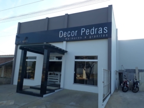 Nós da RS pinturas estamos a mais de 5 anos no mercado, e temos qualidade em nossos serviçoes e preço justo para quem busca nosso trabalho. Temos comprometimento em tudo pra deixar a sua casa mais bonita e aconchegante. Fazemos o seu orçamento sem compromisso e temos muito mais vantagens pra você! Realizamos acabamentos com textura, grafiato, marmorizato, toque de brilho, pintura de telhado, de madeiras e ferragens em geral.