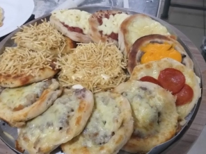 Foto de Poleti Pizzaria & Esfiharia em Santa Cruz do Rio Pardo, SP por Solutudo